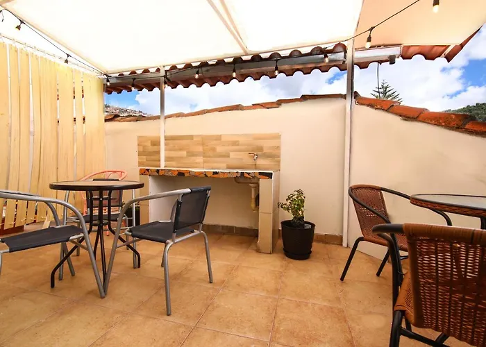 Casona Tordo - A 3 Cdras De La Plaza - Con Bano Privado